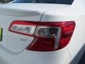 Super White - Camry SE Photo No. 16