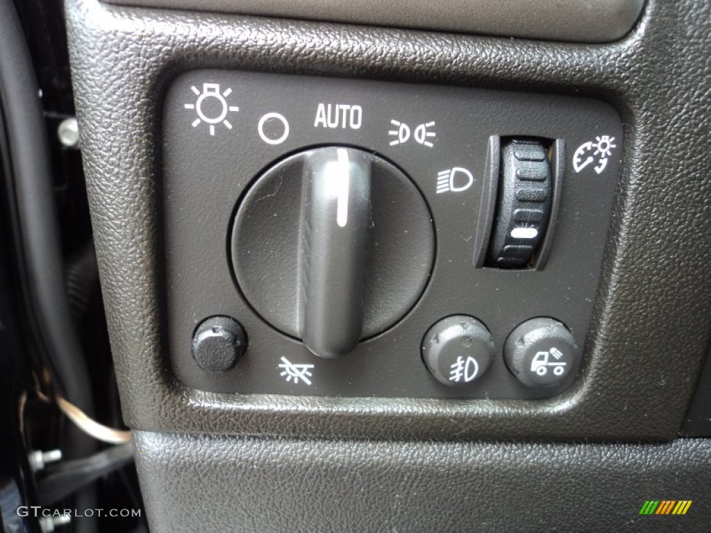 2010 GMC Canyon SLE Crew Cab Controls Photo #83565000