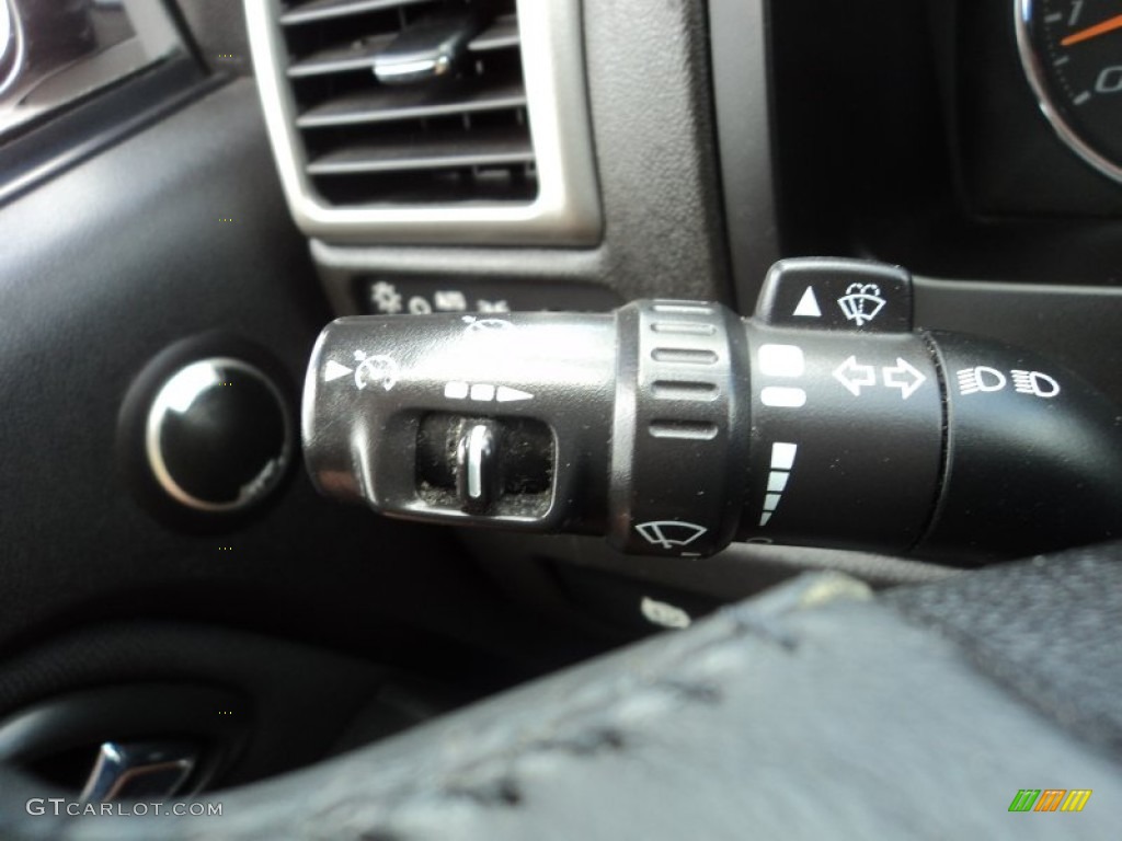 2010 GMC Canyon SLE Crew Cab Controls Photo #83565112