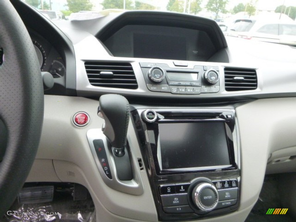 2014 Honda Odyssey Touring Controls Photos