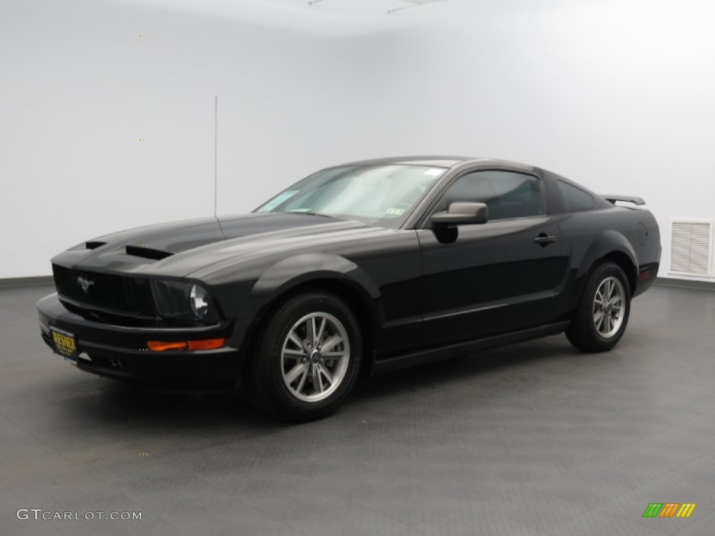 2005 Mustang V6 Premium Coupe - Black / Dark Charcoal photo #7