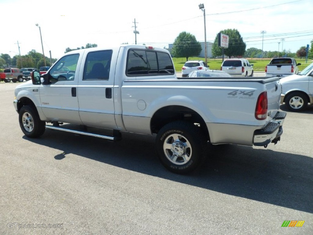 2004 F250 Super Duty XLT Crew Cab 4x4 - Oxford White / Medium Flint photo #5