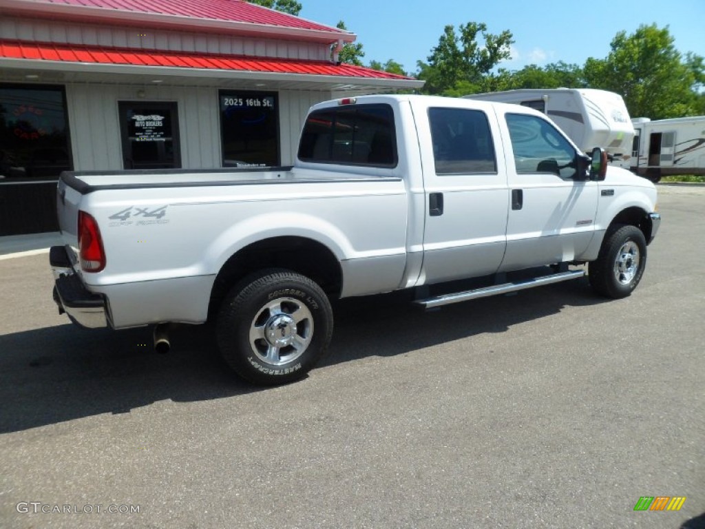 2004 F250 Super Duty XLT Crew Cab 4x4 - Oxford White / Medium Flint photo #6