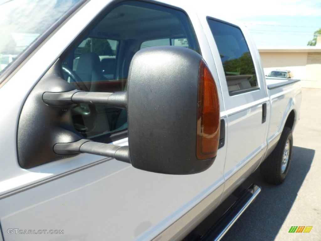 2004 F250 Super Duty XLT Crew Cab 4x4 - Oxford White / Medium Flint photo #15