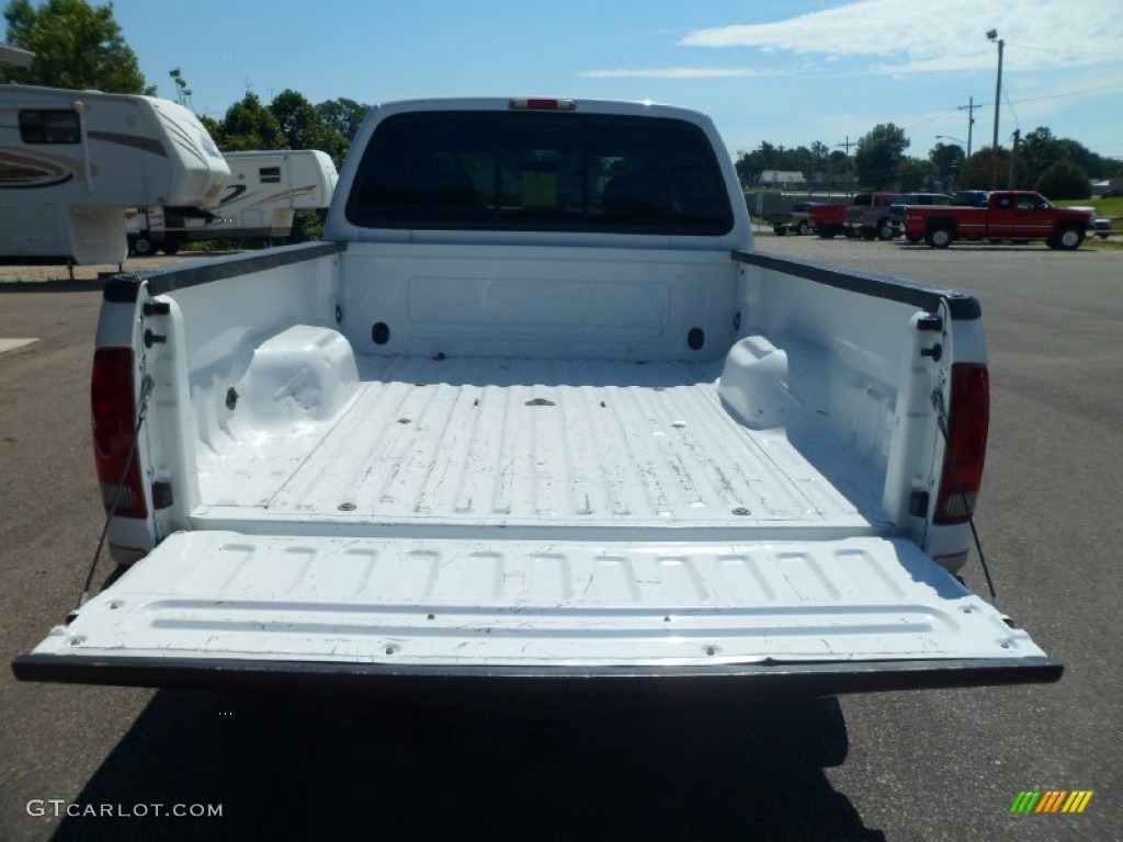 2004 F250 Super Duty XLT Crew Cab 4x4 - Oxford White / Medium Flint photo #18