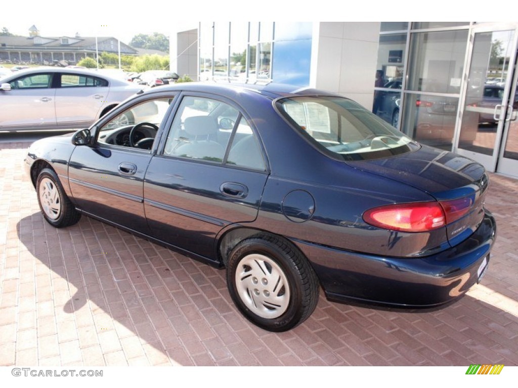 2002 Escort SE Sedan - Twilight Blue Metallic / Medium Graphite photo #2