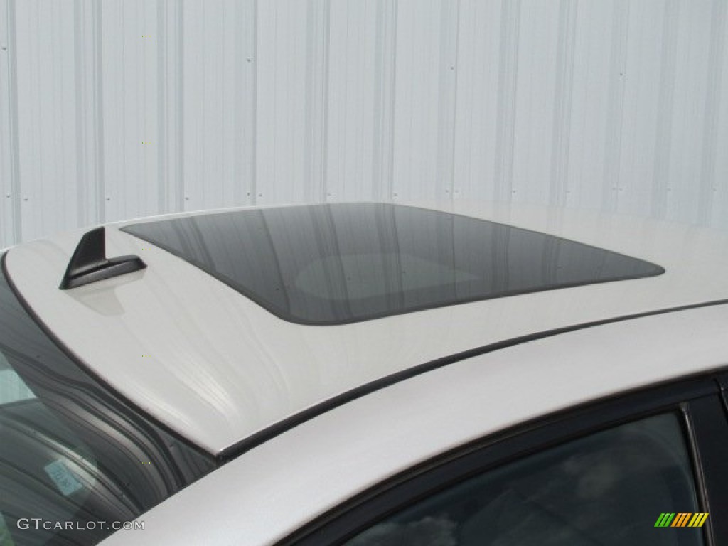 2009 G6 V6 Sedan - White Diamond Tri Coat / Light Taupe photo #4