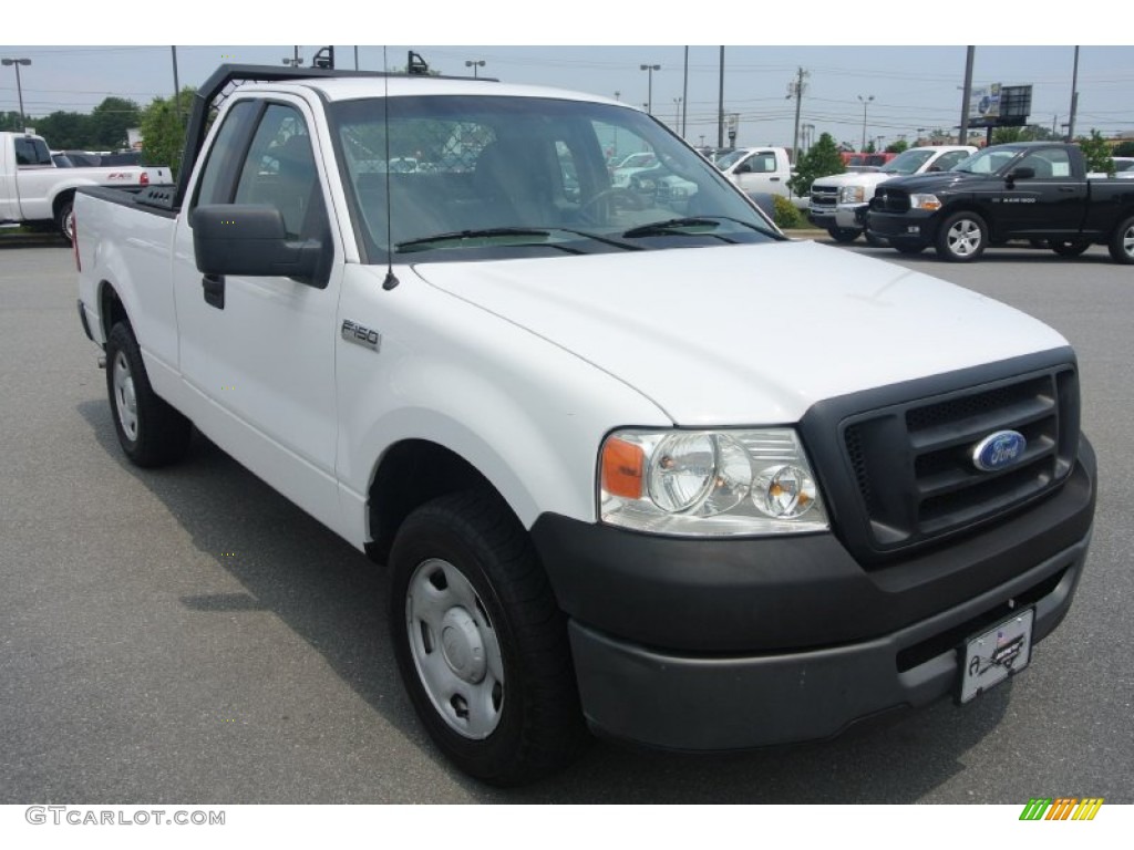 2006 F150 XL Regular Cab - Oxford White / Medium Flint photo #2