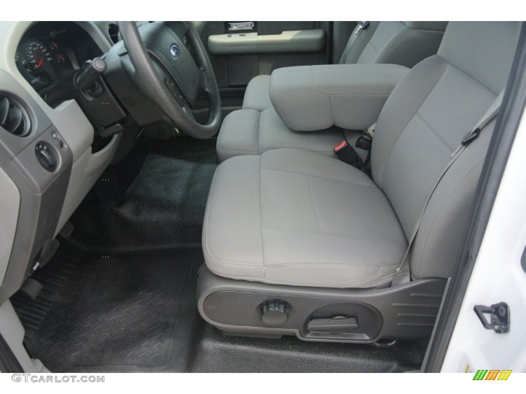 2006 F150 XL Regular Cab - Oxford White / Medium Flint photo #8