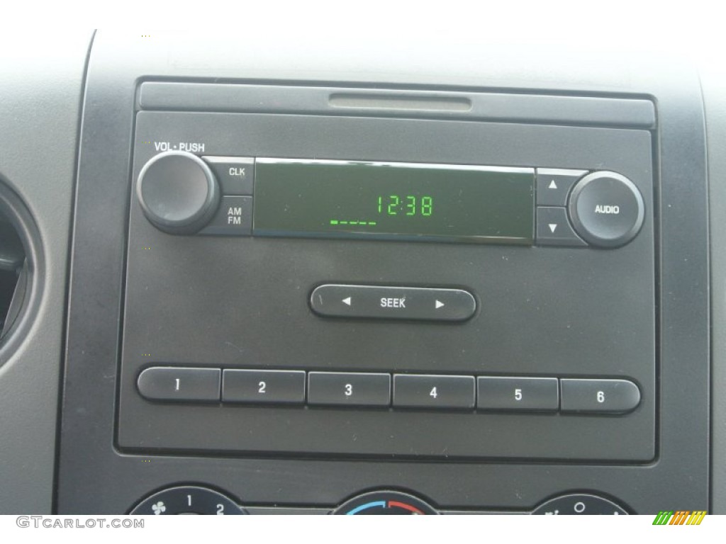 2006 F150 XL Regular Cab - Oxford White / Medium Flint photo #13