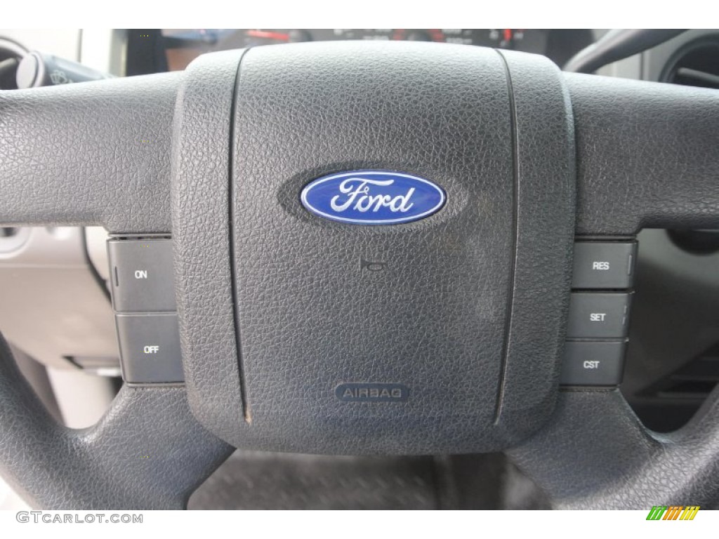 2006 F150 XL Regular Cab - Oxford White / Medium Flint photo #14