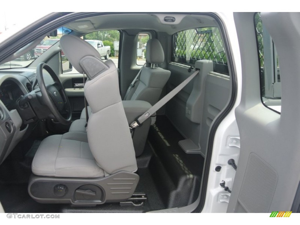 2006 F150 XL Regular Cab - Oxford White / Medium Flint photo #16