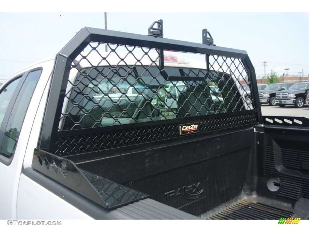 2006 F150 XL Regular Cab - Oxford White / Medium Flint photo #17