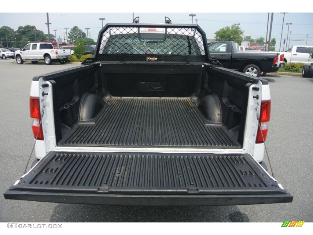 2006 F150 XL Regular Cab - Oxford White / Medium Flint photo #18
