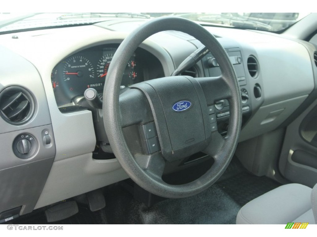 2006 F150 XL Regular Cab - Oxford White / Medium Flint photo #23