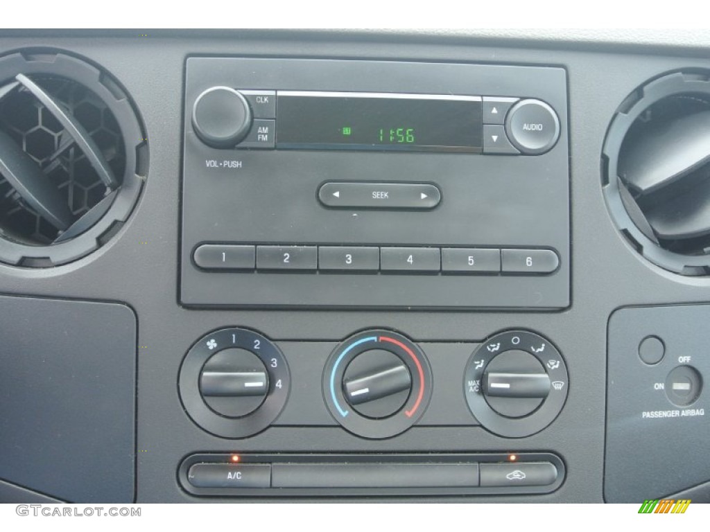 2008 Ford F350 Super Duty XL Regular Cab Chassis Controls Photo #83573097