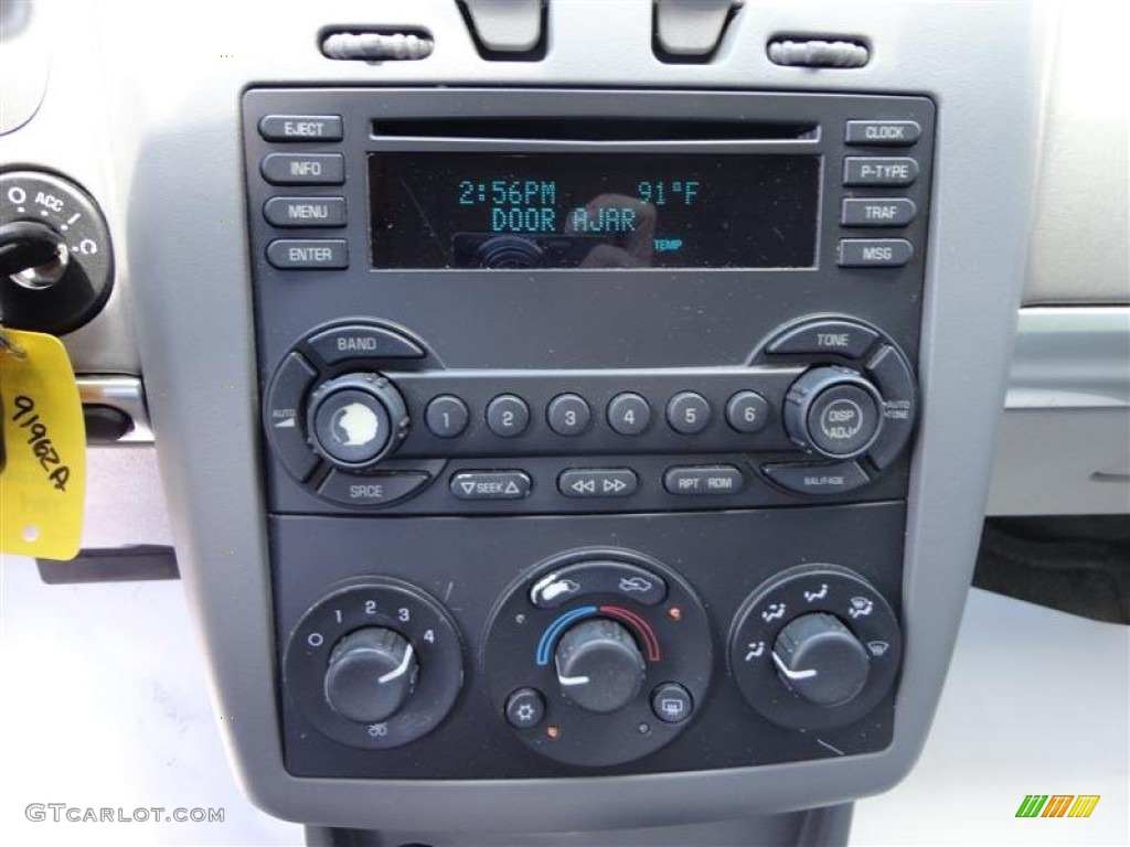 2005 Chevrolet Malibu Sedan Controls Photos