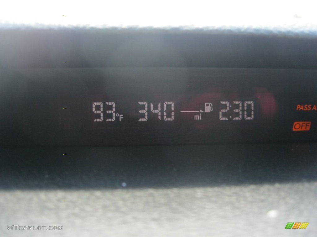 2011 Legacy 2.5i Premium - Graphite Gray Metallic / Off-Black photo #25