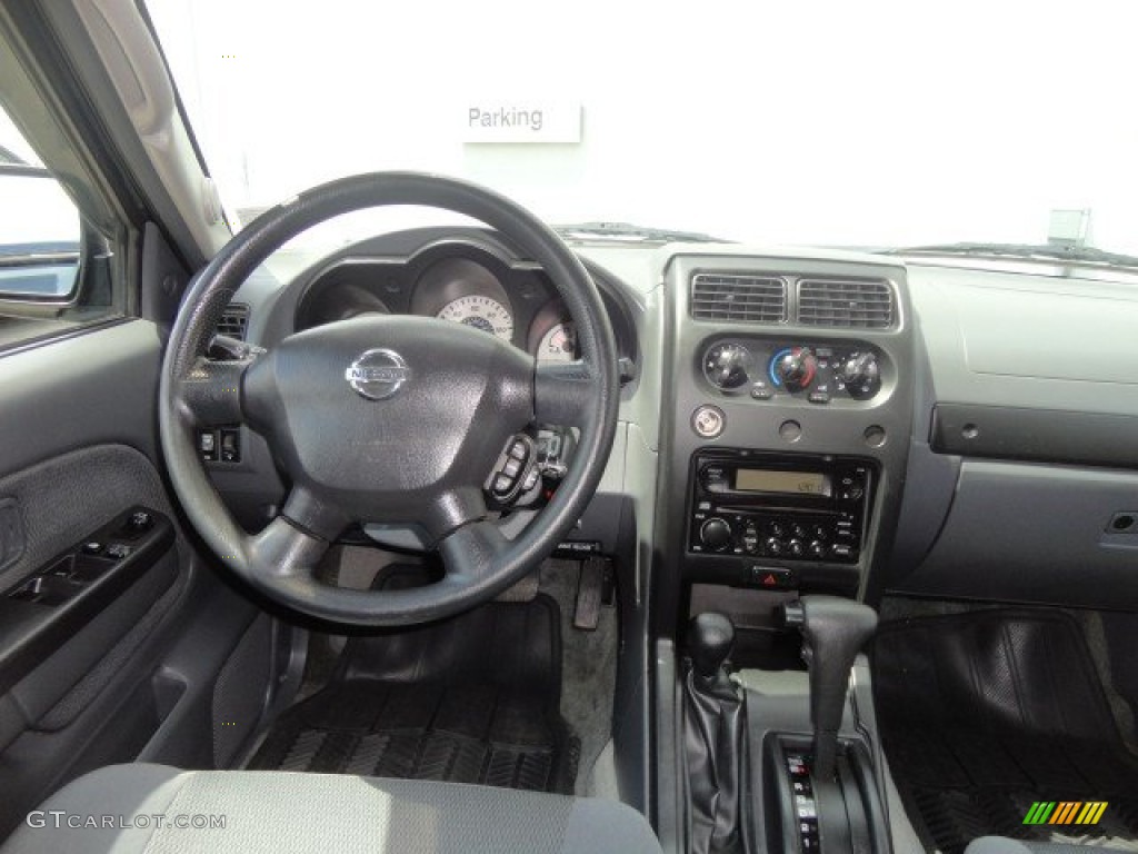 2004 Nissan Frontier SC Crew Cab 4x4 Gray Dashboard Photo #83577246