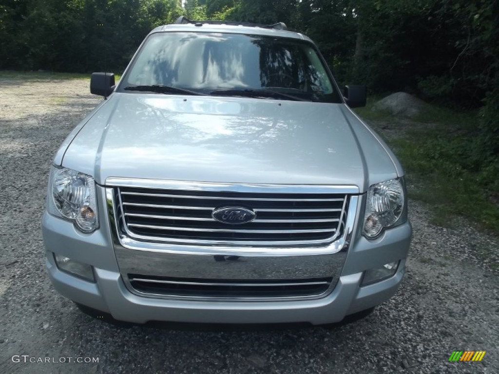 2010 Explorer XLT 4x4 - Brilliant Silver Metallic / Black photo #6