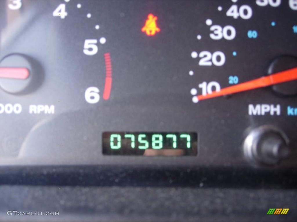 2004 Wrangler X 4x4 - Light Khaki Metallic / Khaki photo #3