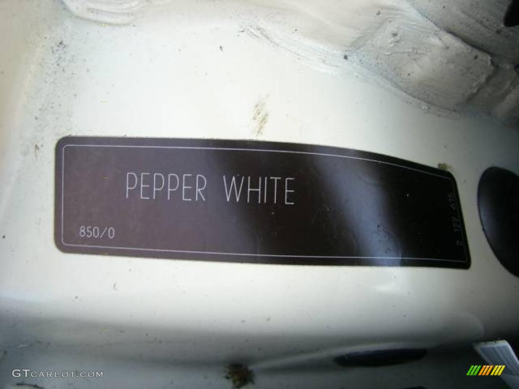 2009 Cooper John Cooper Works Hardtop - Pepper White / Checkered Carbon Black/Black photo #49