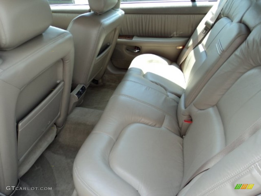 2000 Park Avenue  - Light Bronzemist Metallic / Taupe photo #9