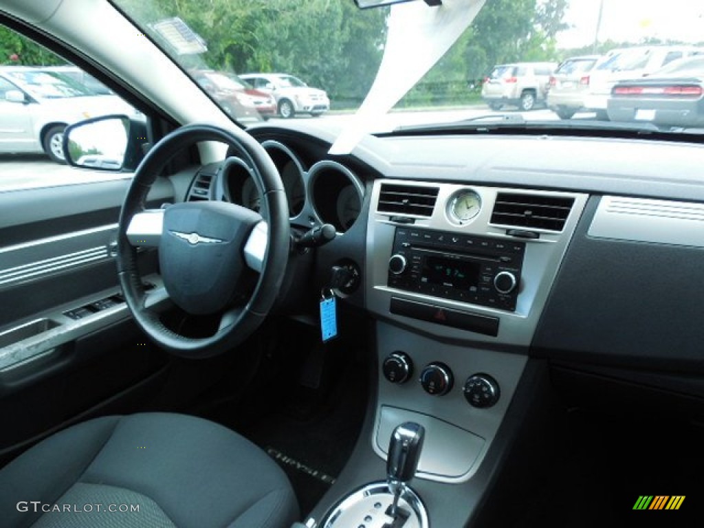 2009 Chrysler Sebring Touring Sedan Dashboard Photos