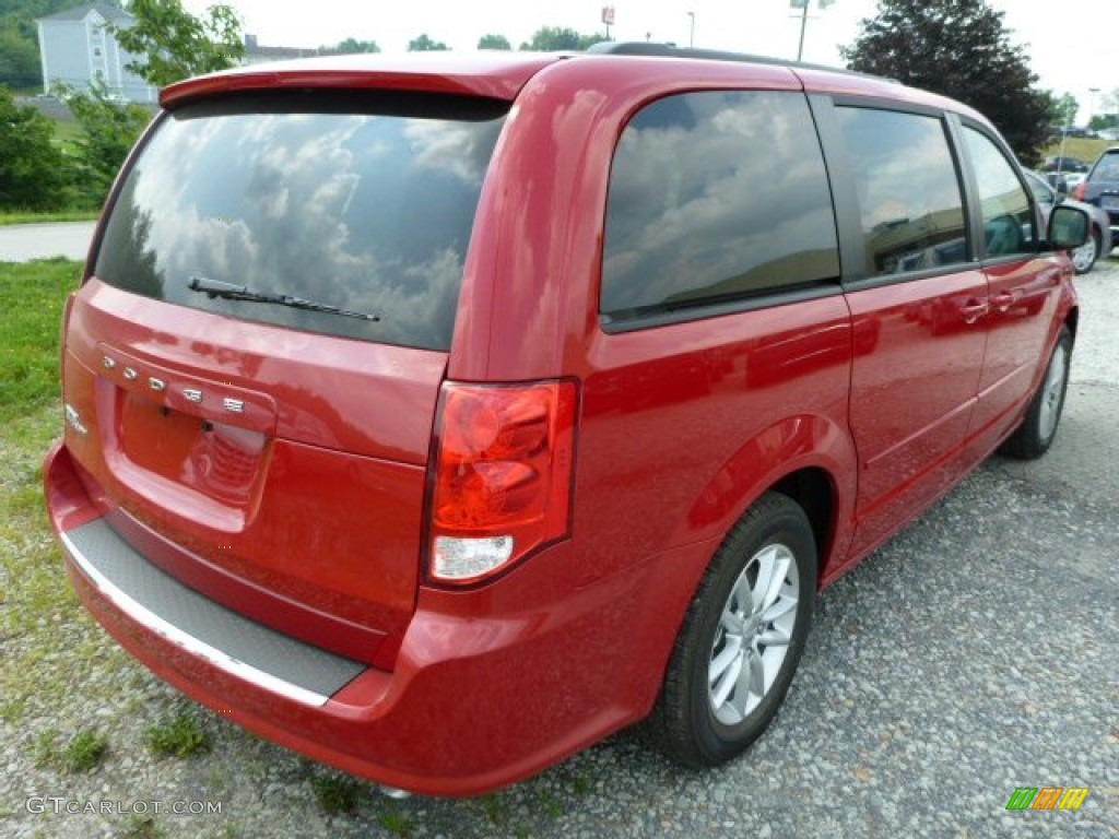 2013 Grand Caravan SXT - Redline 2 Coat Pearl / Black/Light Graystone photo #5