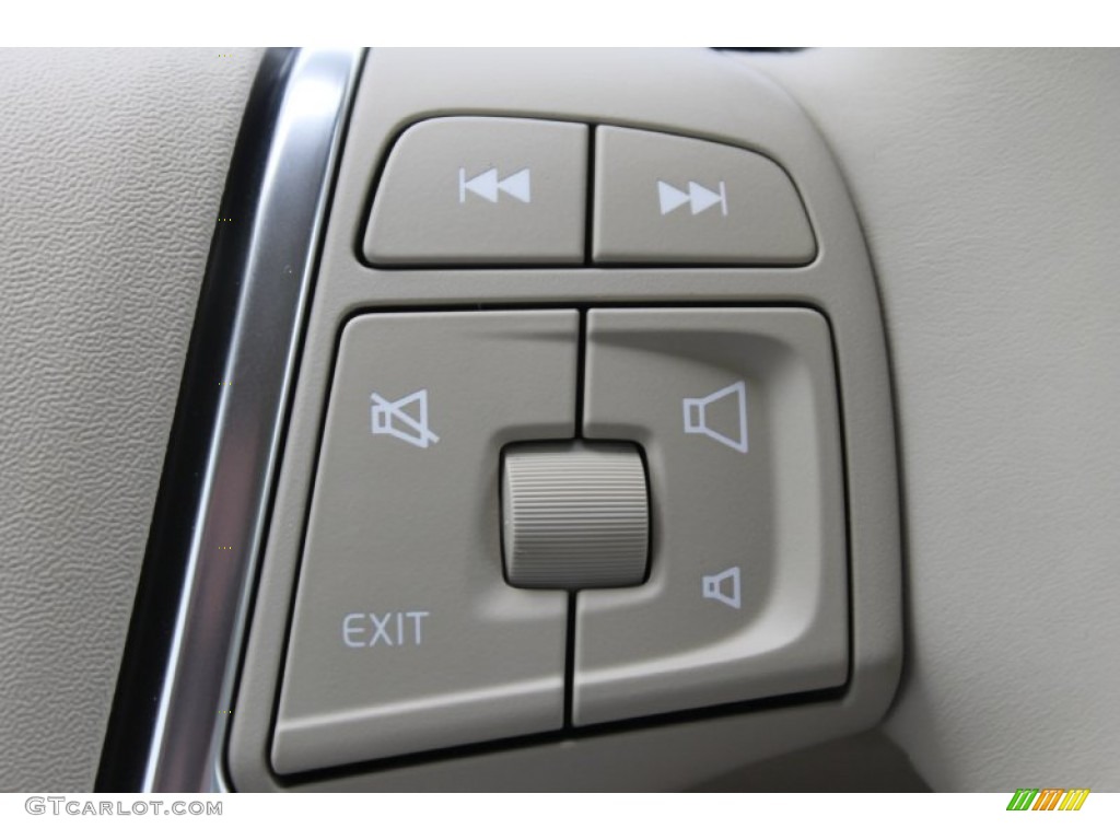 2014 Volvo XC70 3.2 AWD Controls Photos