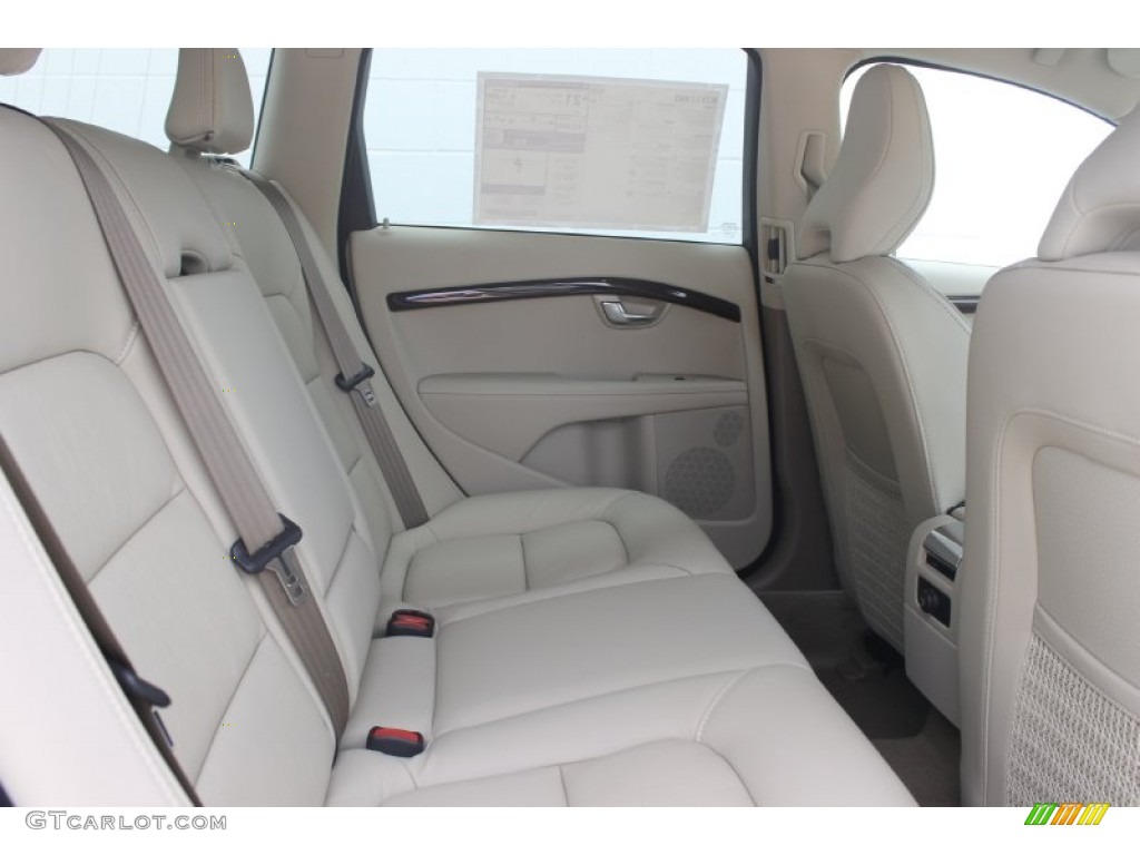 2014 Volvo XC70 3.2 AWD Rear Seat Photos