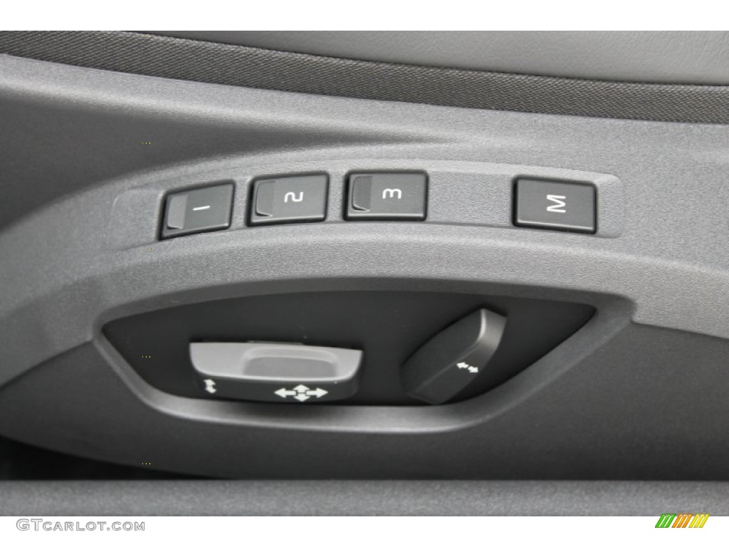 2013 Volvo C70 T5 Controls Photo #83602731