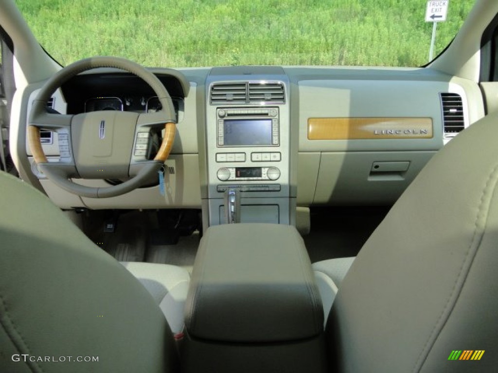 2007 MKX AWD - White Chocolate Tri Coat / Medium Camel photo #14