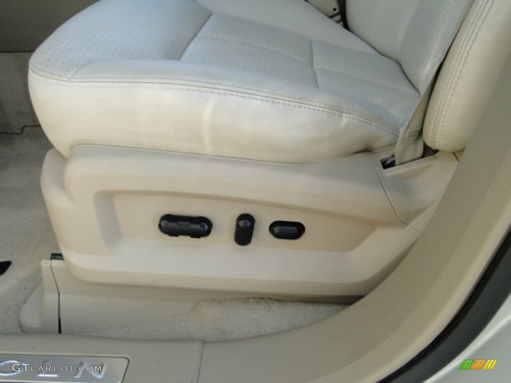 2007 MKX AWD - White Chocolate Tri Coat / Medium Camel photo #23