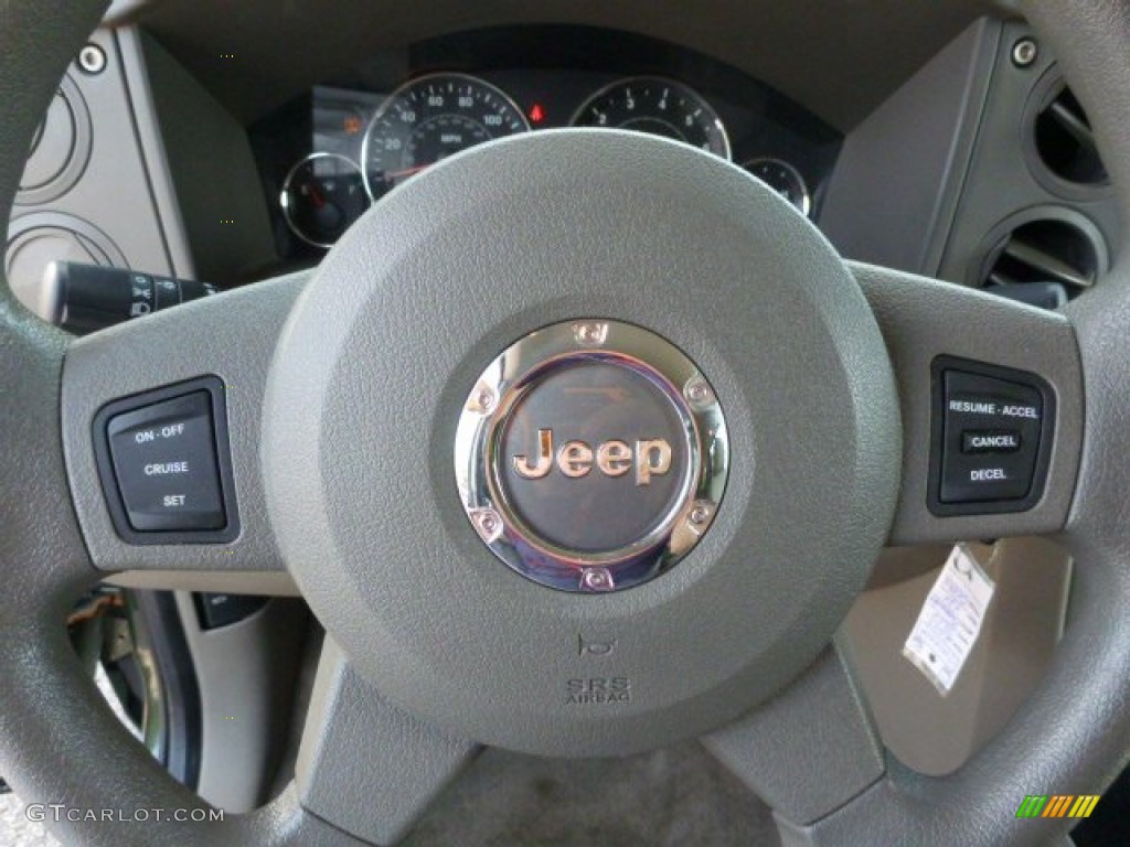 2007 Commander Sport 4x4 - Jeep Green Metallic / Medium Slate Gray photo #17