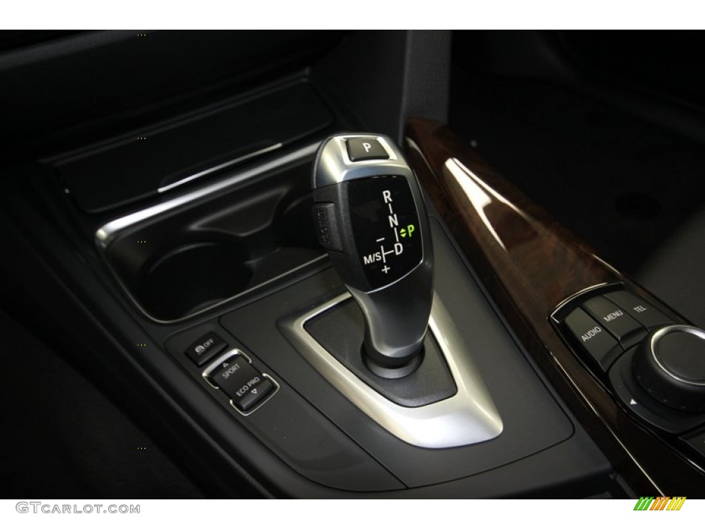 2013 3 Series 320i Sedan - Jet Black / Black photo #19