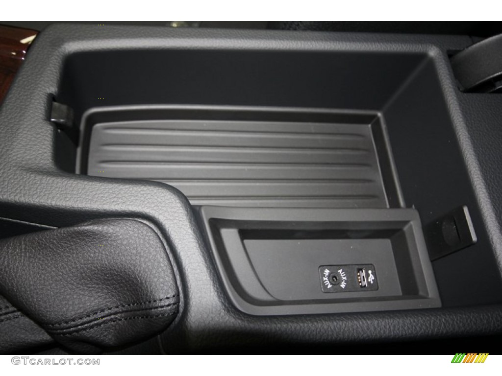 2013 3 Series 320i Sedan - Jet Black / Black photo #21