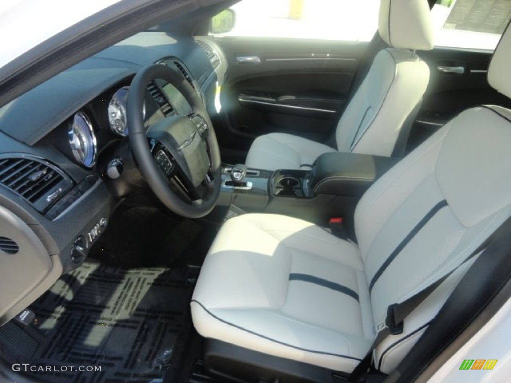 2013 Chrysler 300 Motown Front Seat Photo #83606256