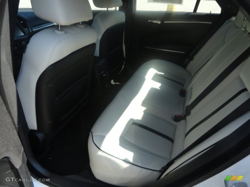 2013 Chrysler 300 Motown Rear Seat Photo #83606379