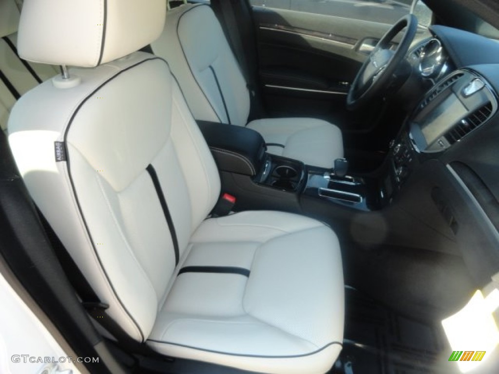 2013 Chrysler 300 Motown Front Seat Photo #83606424