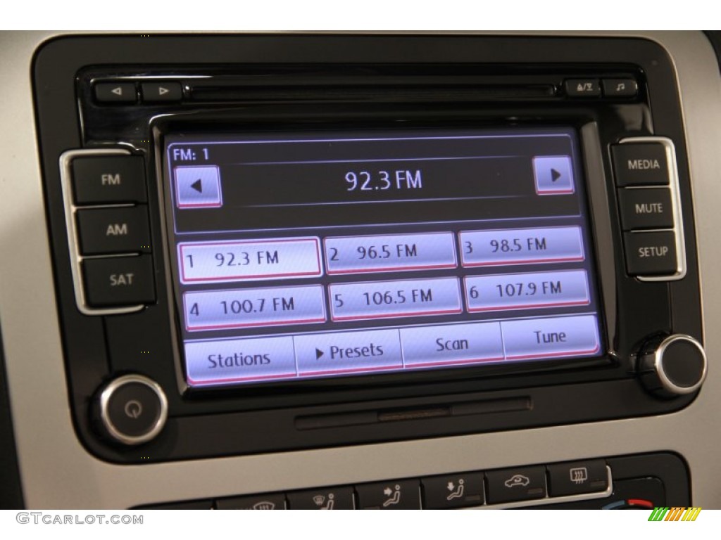 2010 Volkswagen Eos Komfort Audio System Photo #83610954