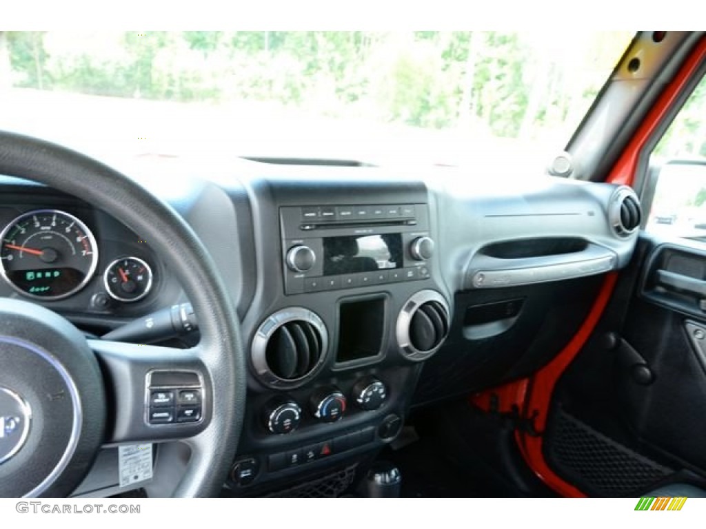 2011 Wrangler Sport 4x4 - Bright White / Black photo #17