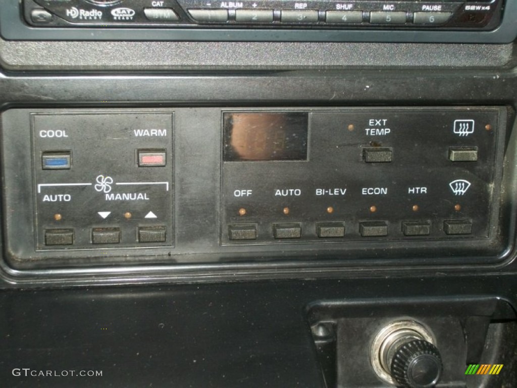 1989 Chevrolet Corvette Coupe Controls Photo #83613204