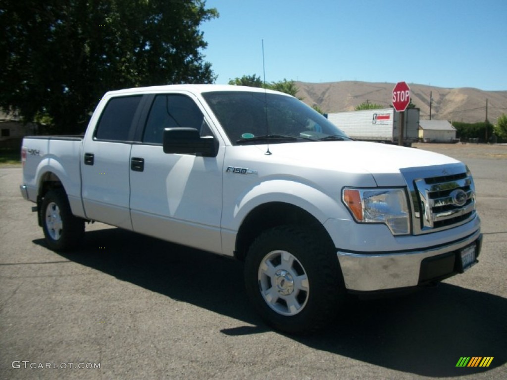 2010 F150 XLT SuperCrew 4x4 - Oxford White / Medium Stone photo #35