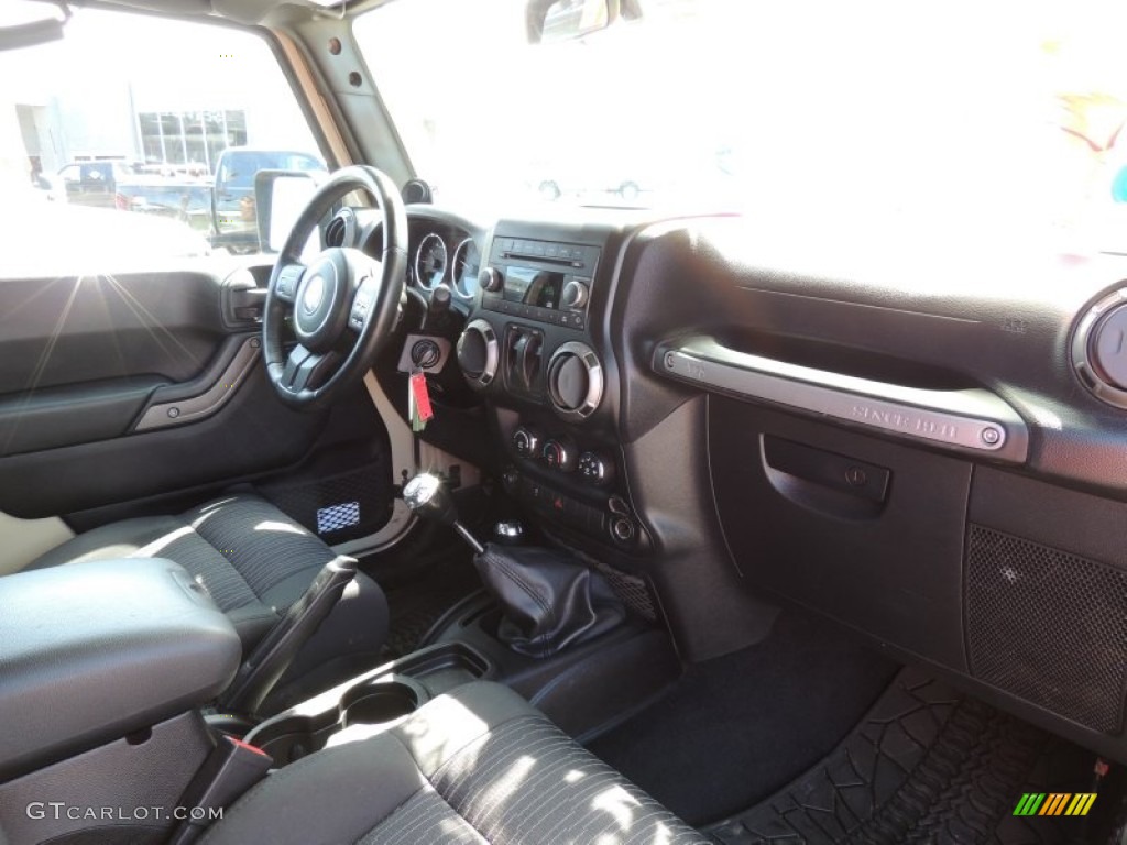 2011 Wrangler Sport 4x4 - Sahara Tan / Black photo #6