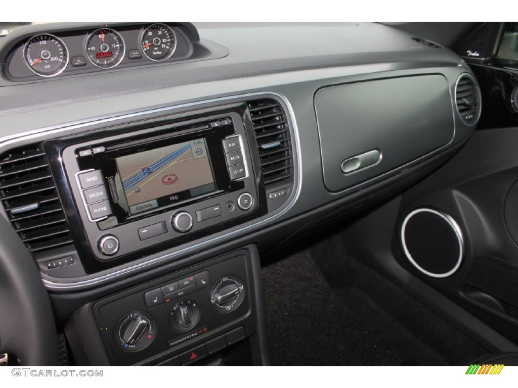 2013 Volkswagen Beetle R-Line Controls Photo #83621820