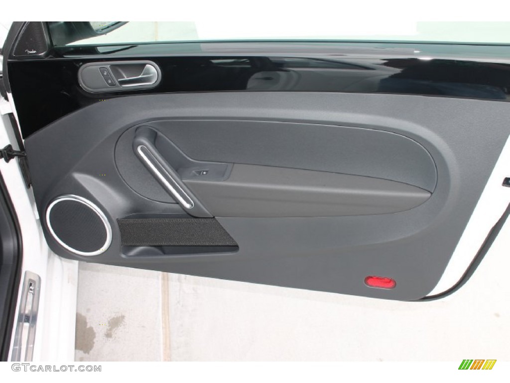 2013 Volkswagen Beetle R-Line Door Panel Photos