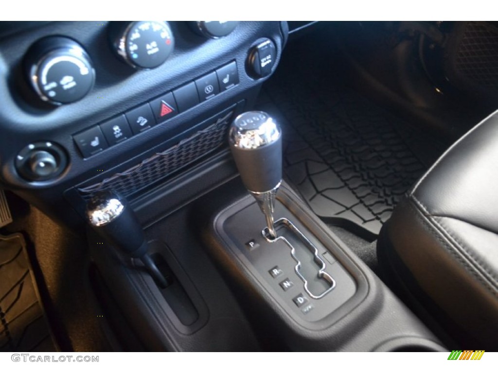 2013 Jeep Wrangler Rubicon 10th Anniversary Edition 4x4 5 Speed Automatic Transmission Photo #83624538