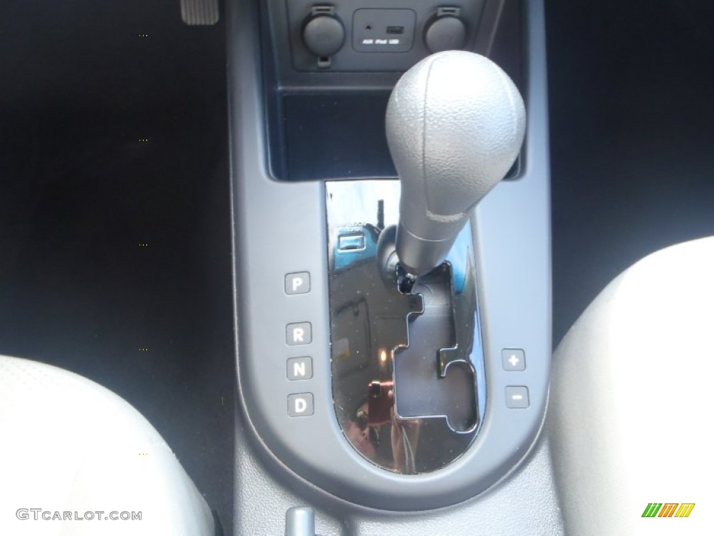 2010 Kia Forte EX Transmission Photos
