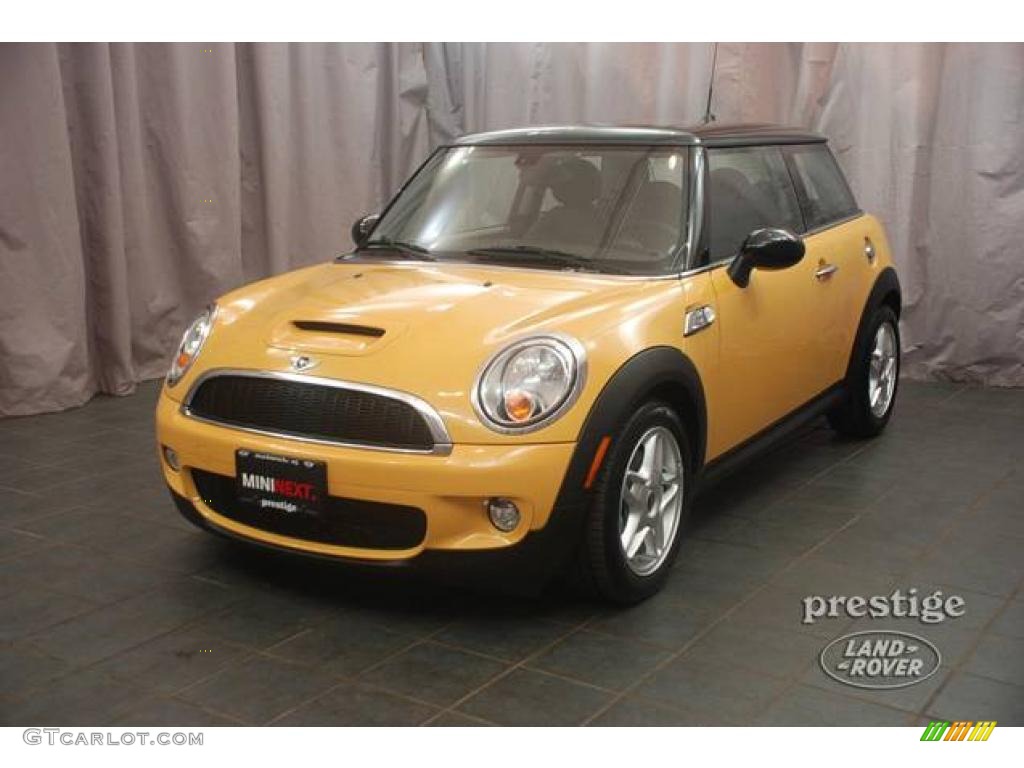 2008 Cooper S Hardtop - Mellow Yellow / Punch Carbon Black photo #1